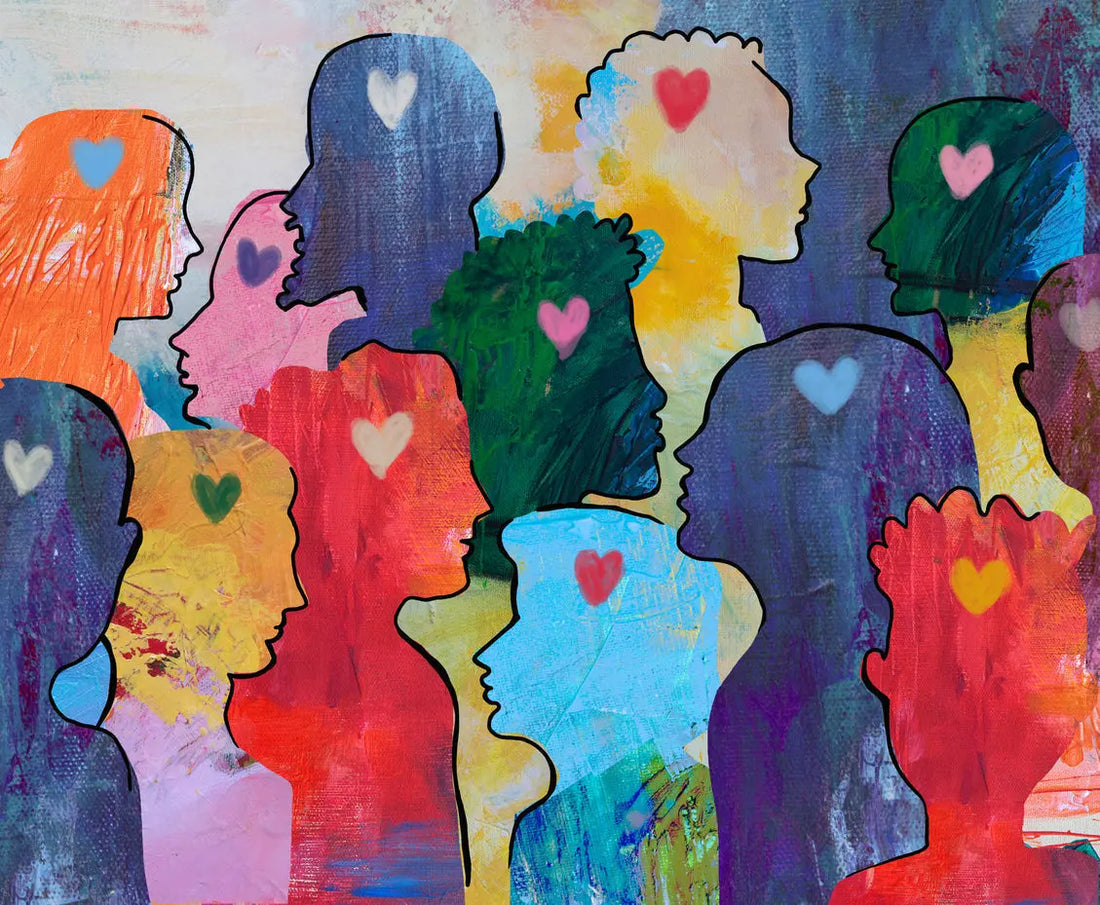 Bunte Silhouetten von Menschen mit Herzsymbolen als Illustration für Liebe, Mitgefühl und Nächstenliebe.